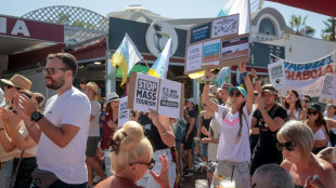 "Canarias ya no es un paraíso": miles de personas se manifiestan contra el turismo masivo