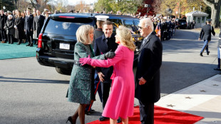 Biden re&ccedil;oit Macron avec faste et des questions commerciales sur la table