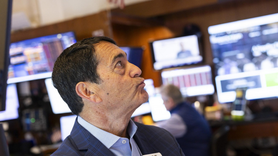 Wall Street apre contrastata, Dj +0,28%, Nasdaq -0,74%