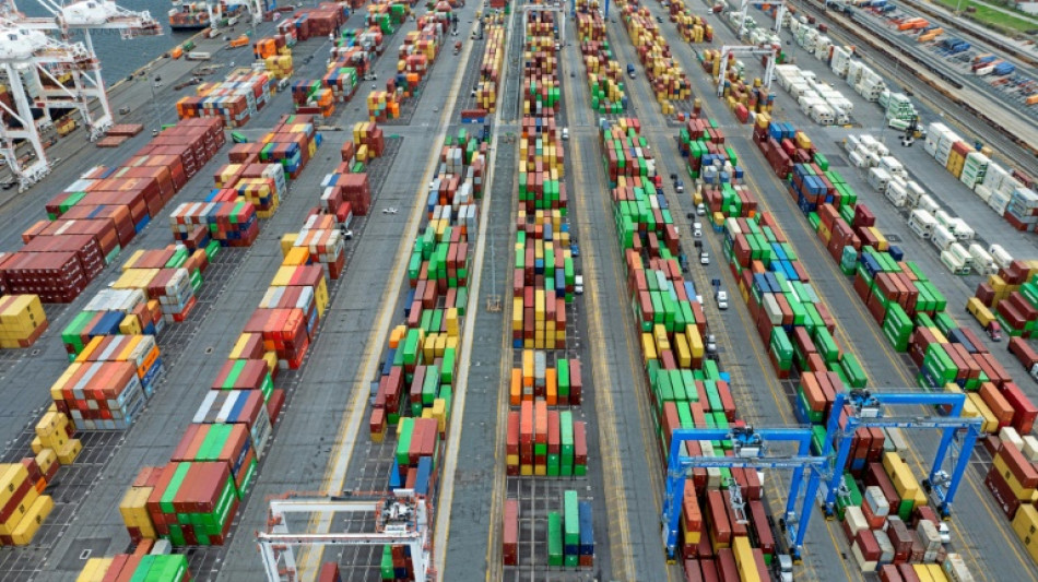 Tarifas de Trump sacodem bolsas de valores