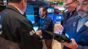 Wall Street termine en hausse, le march&eacute; rassur&eacute; par une &eacute;mission de dette