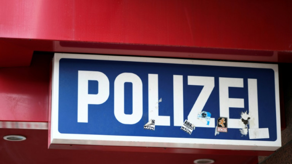 Hunderte Polizeianschlüsse blockiert: Durchsuchungen bei fünf jungen Verdächtigen
