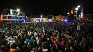 Hungary rivals rally crowds in closing strait of election campaign