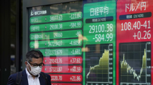 Borsa: Asia tiene con obiettivi Pil della Cina, corre Hong Kong