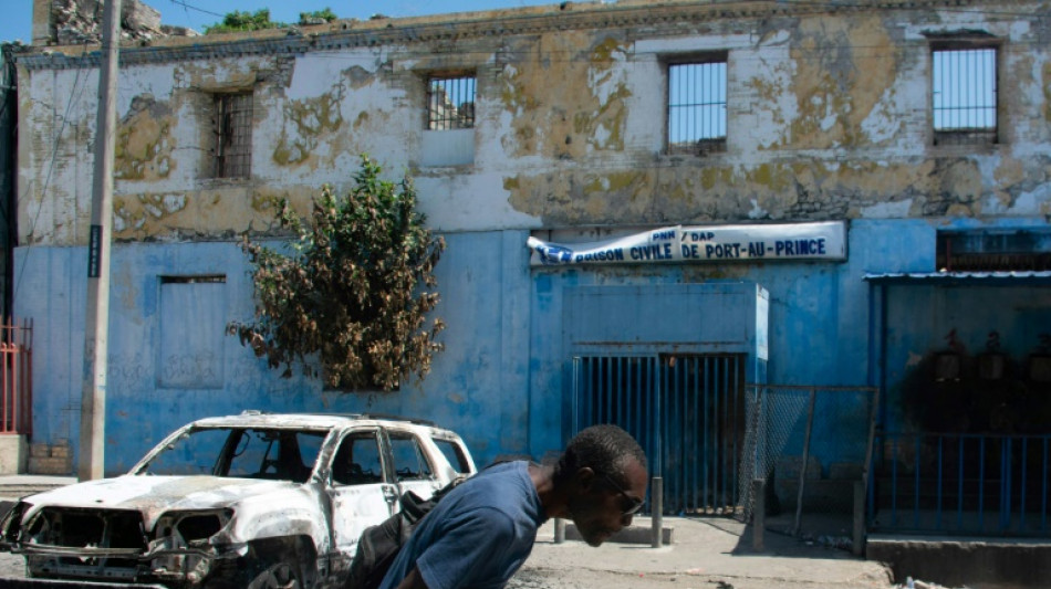 Porto Pr&iacute;ncipe retoma parcialmente as atividades ap&oacute;s ataques de gangues