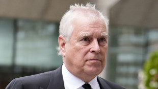Royaume-Uni: le prince Andrew, rattrap&eacute; par les scandales, renonce &agrave; son titre royal