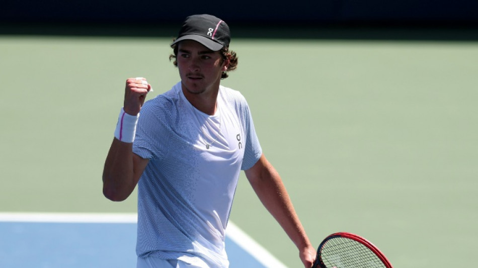 Jo&atilde;o Fonseca avan&ccedil;a &agrave;s quartas do ATP 500 da Basileia ap&oacute;s W.O. de advers&aacute;rio