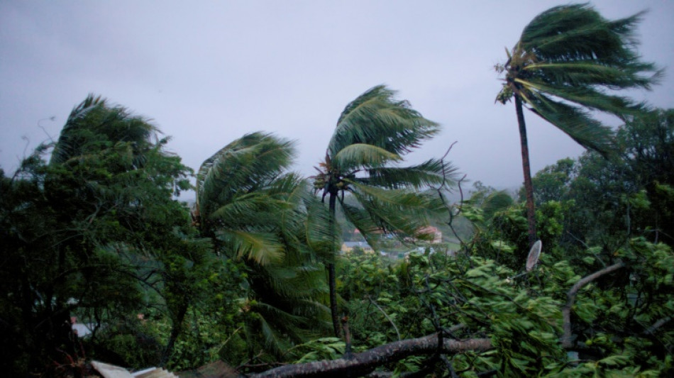 La temp&ecirc;te Fiona traverse la Guadeloupe, frapp&eacute;e par des pluies diluviennes
