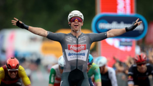 Tour d'Italie: Groves émerge au milieu du chaos