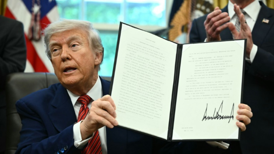Trump firma decretos para impulsar la energía nuclear civil en EEUU