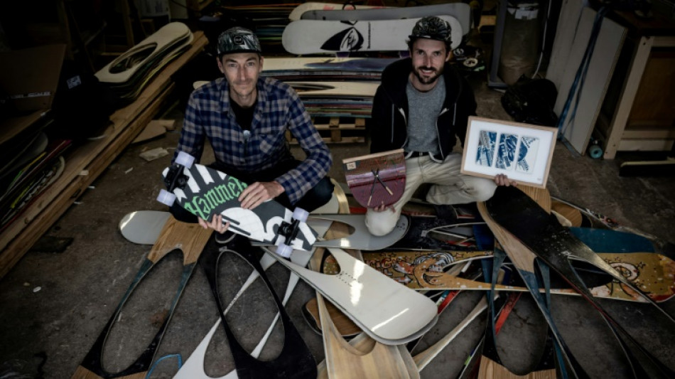 La nouvelle vie de vieux snowboards transform&eacute;s en skateboards &eacute;co-responsables