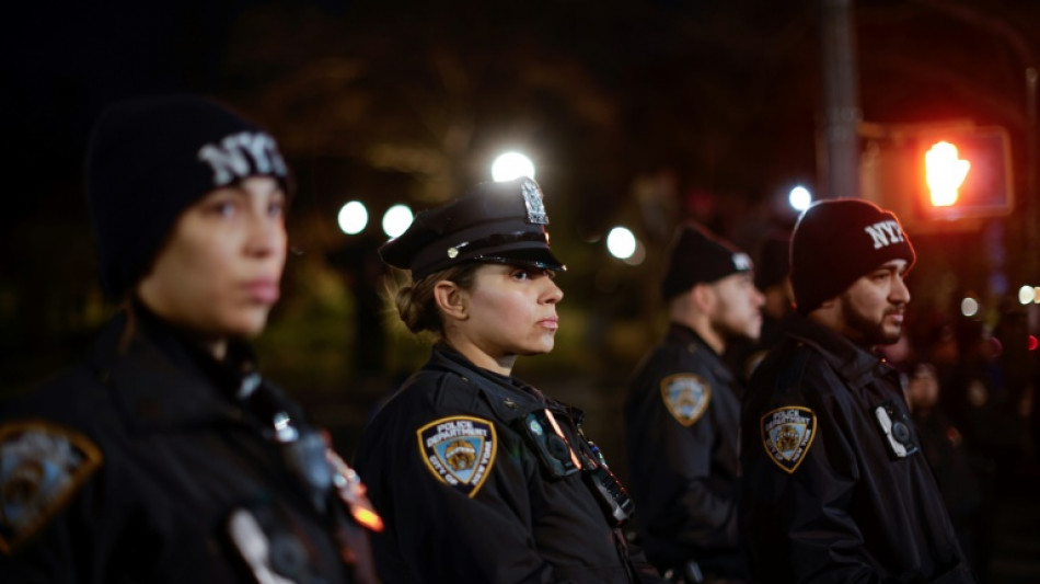 Seis feridos, um em estado grave, em ataque a tiros no metr&ocirc; de NY
