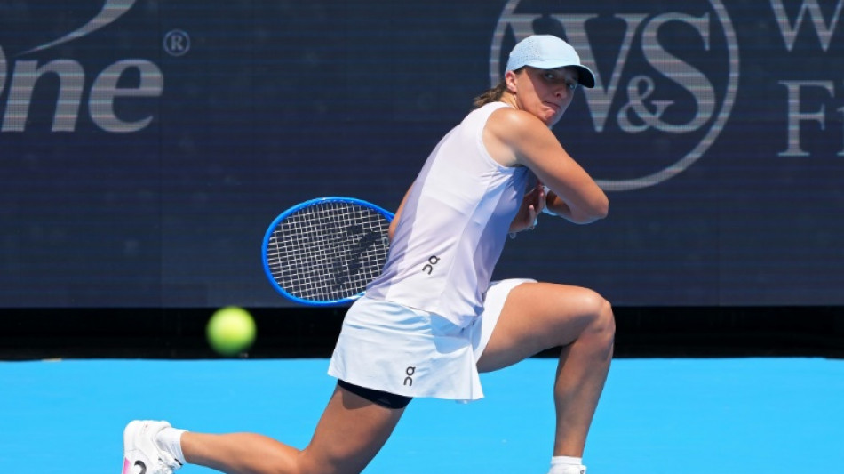 Swiatek swamps Rybakina, to face Paolini in Cincinnati final