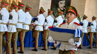 Entre peine et patriotisme, les Cubains rendent hommage aux 32 militaires morts au Venezuela