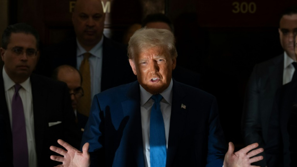 Trump tenta ofuscar terceiro debate republicano para elei&ccedil;&otilde;es presidenciais nos EUA