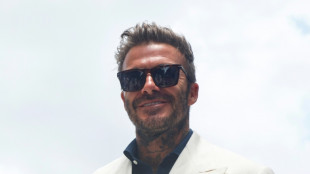 Loin des terrains de foot, Beckham une icône mondiale