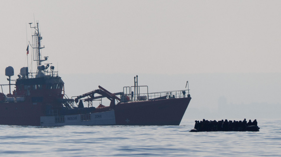 Gb, in primi 10 mesi pi&ugrave; migranti sulla Manica che in tutto 2023