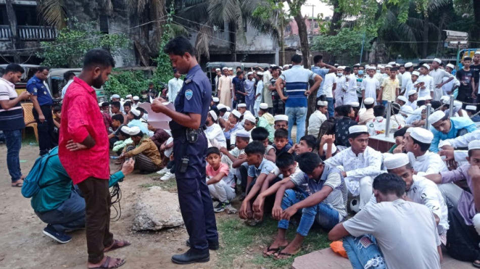 Detenidos en Banglad&eacute;s 450 rohiny&aacute;s que celebraban el Aid en una playa turistica