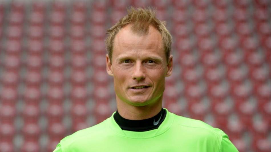El exportero del Arsenal Manninger fallece en un accidente de tr&aacute;fico