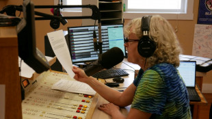 Privada de financiamiento p&uacute;blico, una radio local estadounidense lucha por su supervivencia
