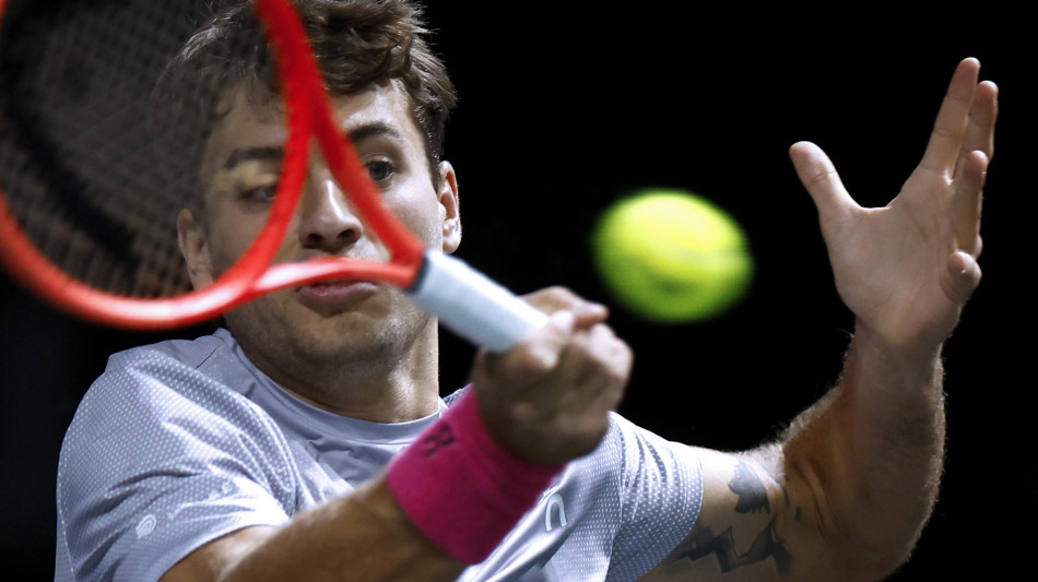 Tennis: Cobolli esordio ok al Masters di Parigi, Darderi fuori
