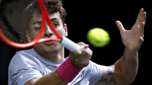 Tennis: Cobolli esordio ok al Masters di Parigi, Darderi fuori