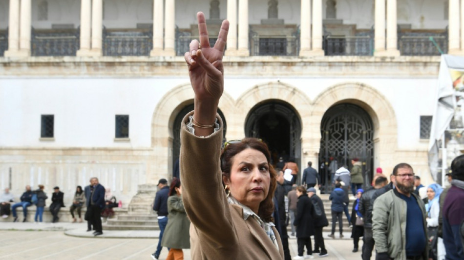 Un proc&egrave;s exceptionnel d'opposants au pr&eacute;sident Saied s'ouvre &agrave; Tunis