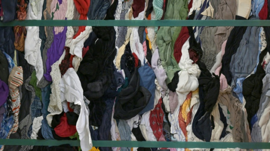 Gestion des d&eacute;chets textiles: le gouvernement sanctionne l'&eacute;co-organisme Refashion