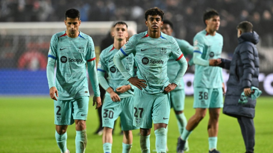 Bar&ccedil;a perde para Royal Antwerp, mas avan&ccedil;a &agrave;s oitavas da Champions como primeiro