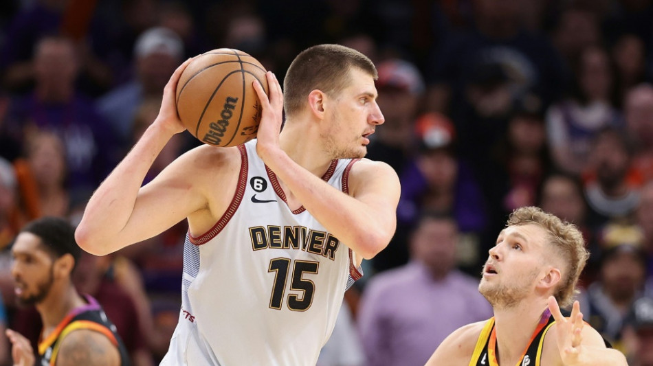 Phoenix erzwingt den Ausgleich - Diskussionen um &uuml;berragenden Jokic