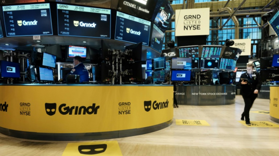 Wall Street termine en baisse, la Chine entra&icirc;ne un march&eacute; au ralenti