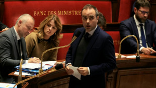 Le budget rejeté à la quasi-unanimité mais le gouvernement croit encore à un accord