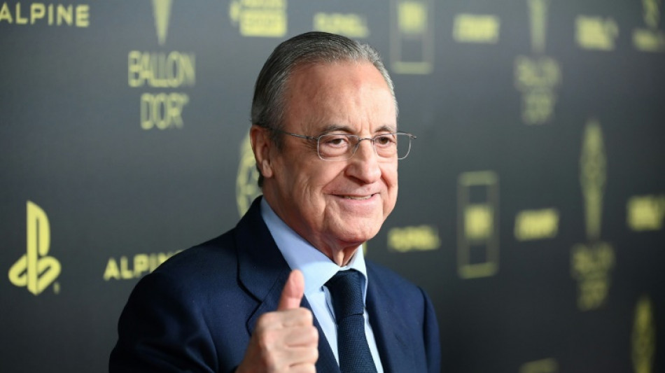 Real Madrid e Barcelona mant&ecirc;m projeto de Superliga