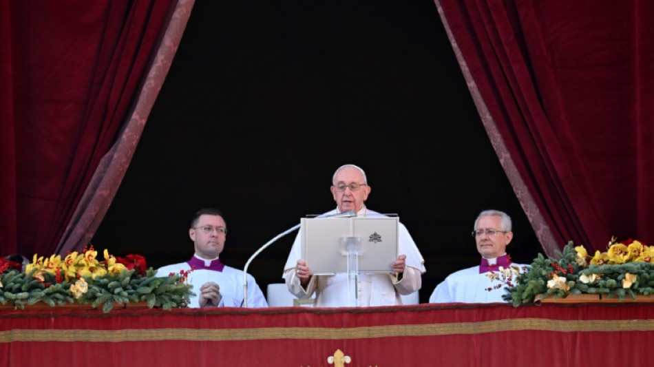 Ukraine: le pape condamne une "guerre insens&eacute;e" et appelle &agrave; "faire taire les armes"
