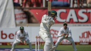 Australia struggle against South Africa's fast bowlers