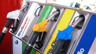 Staffetta, benzina self a 1,694 euro, ai minimi da 5 mesi