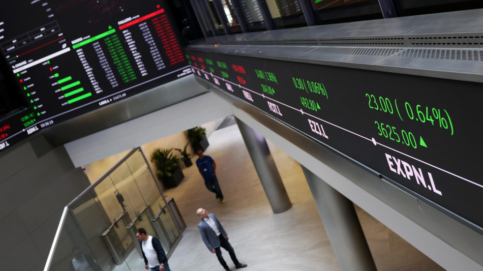 Borsa: l'Europa debole attende Wall Street, Milano +0,1%