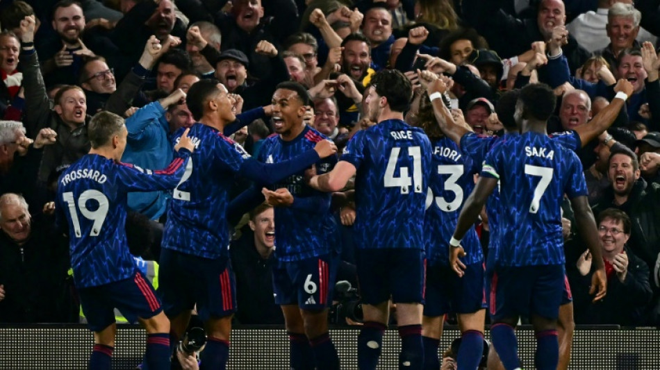 Arsenal vence Fulham e mant&eacute;m lideran&ccedil;a; City segue em rea&ccedil;&atilde;o