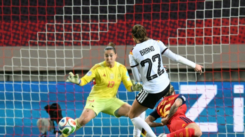 Coll saca con vida a Espa&ntilde;a de su visita a Alemania en la final de ida de la Nations femenina