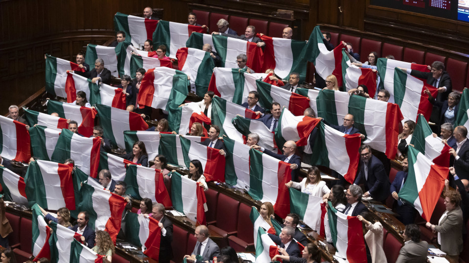 Opposizioni in piazza marted&igrave;, basta intimidazioni