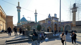 Trump dit esp&eacute;rer ne pas avoir &agrave; frapper l'Iran, qui promet de riposter