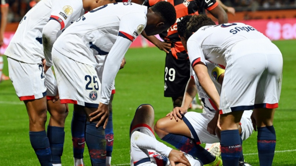 PSG s&oacute; empata com Lorient e perde Dou&eacute; lesionado, mas segue l&iacute;der