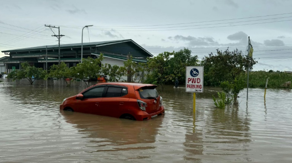 Temp&ecirc;te Trami aux Philippines: sept morts et des milliers de personnes &eacute;vacu&eacute;es