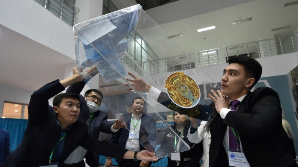 Au Kazakhstan, le pr&eacute;sident sortant Toka&iuml;ev donn&eacute; largement gagnant