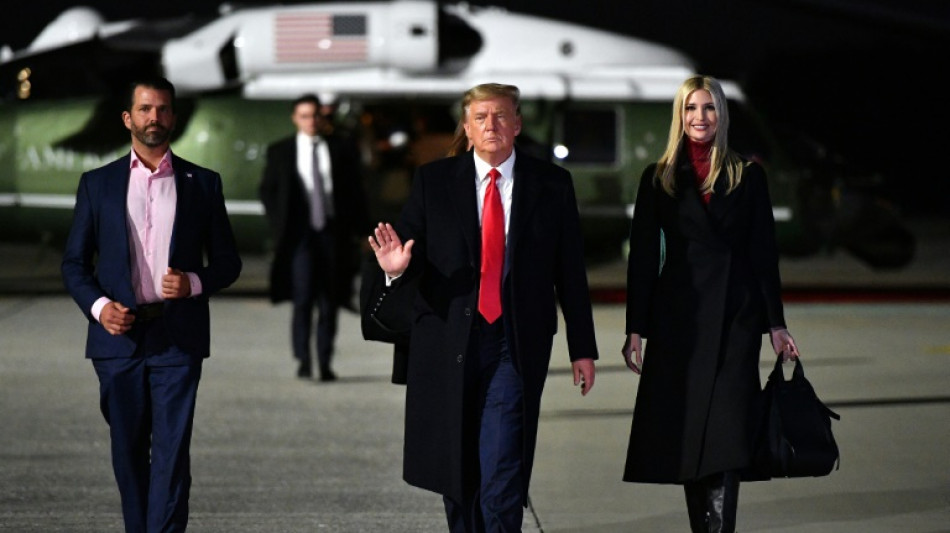 D&eacute;fil&eacute; de la famille Trump au proc&egrave;s civil qui menace leur empire immobilier