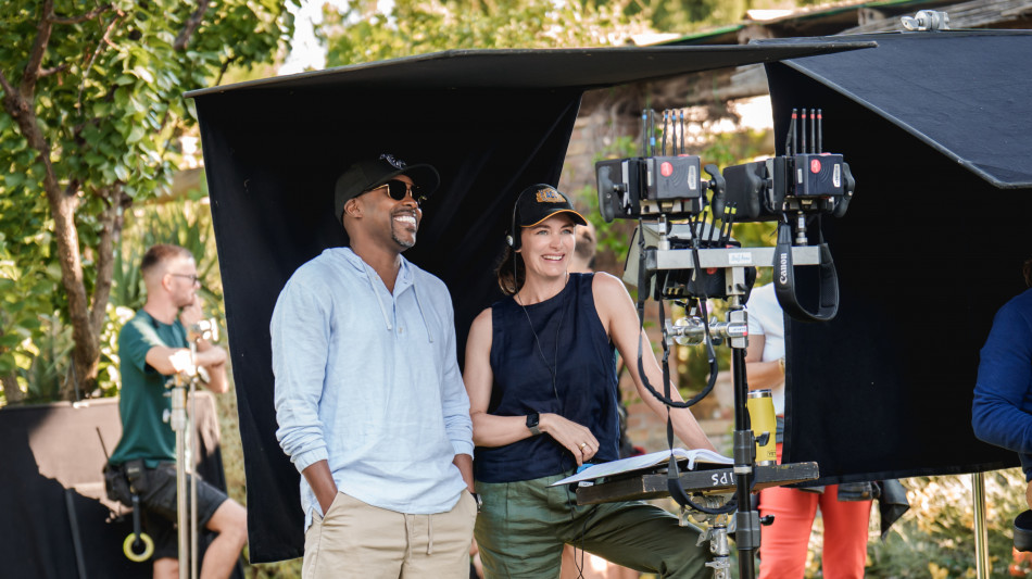 Amori e inganni, per Halle Bailey e Reg&eacute;-Jean Page scintilla in Toscana