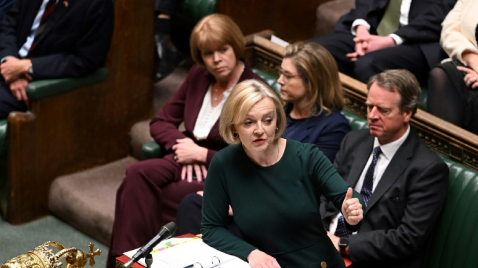 Royaume-Uni : le ministre des Finances exclut un d&eacute;part, Liz Truss sous pression 