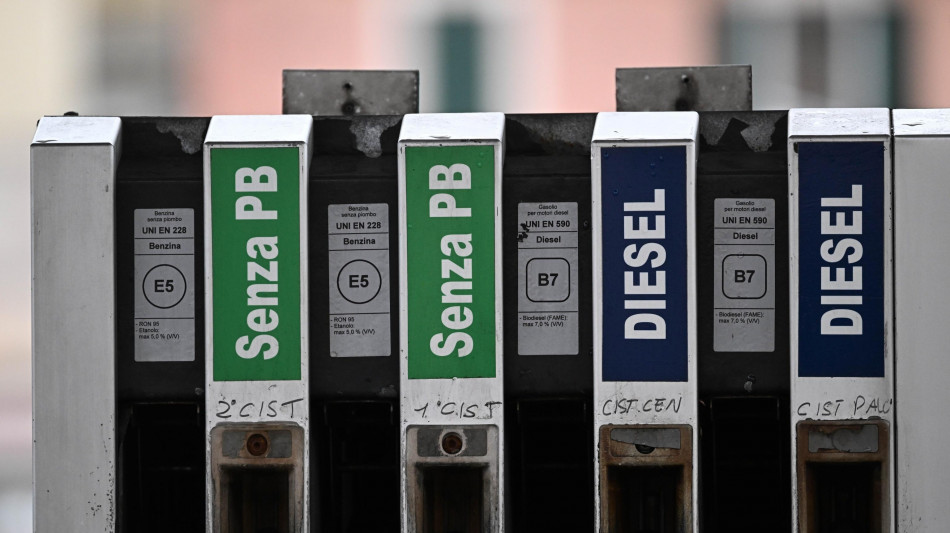 Prezzo petrolio in rialzo, Wti scambiato a 98,48 dollari