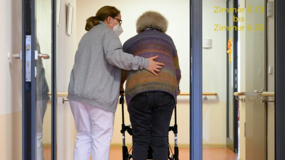 DAK warnt vor "Pflegekollaps": Rekordwert bei Sozialhilfequote in Heimen