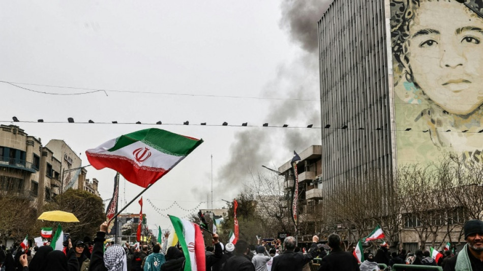 Deadly blast rocks Iran as leaders rally in show of defiance